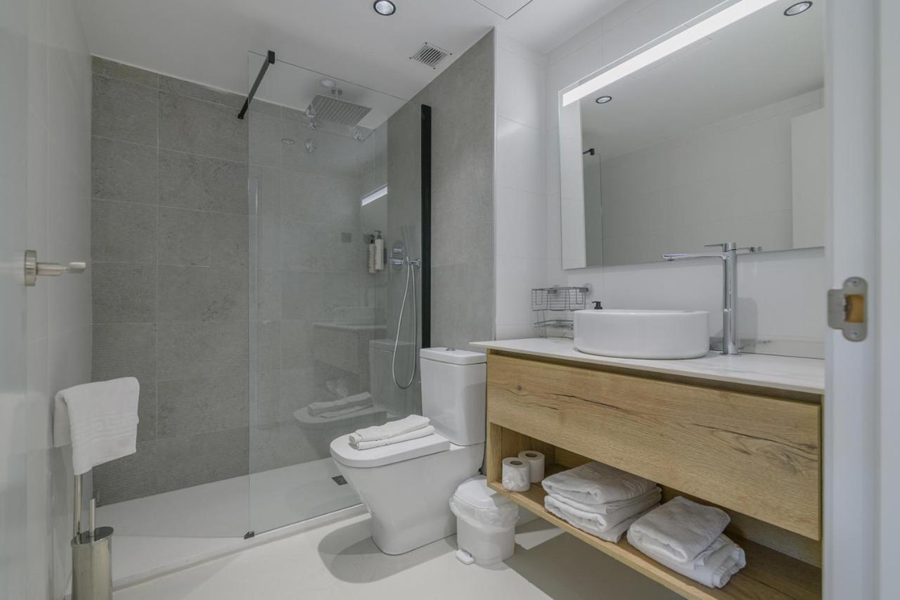 Aparthotel Marsol Castelldefels Bagian luar foto