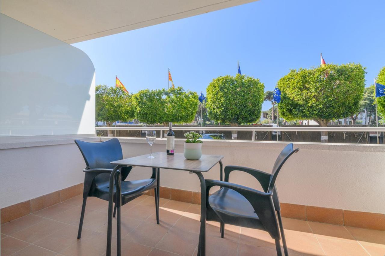 Aparthotel Marsol Castelldefels Bagian luar foto